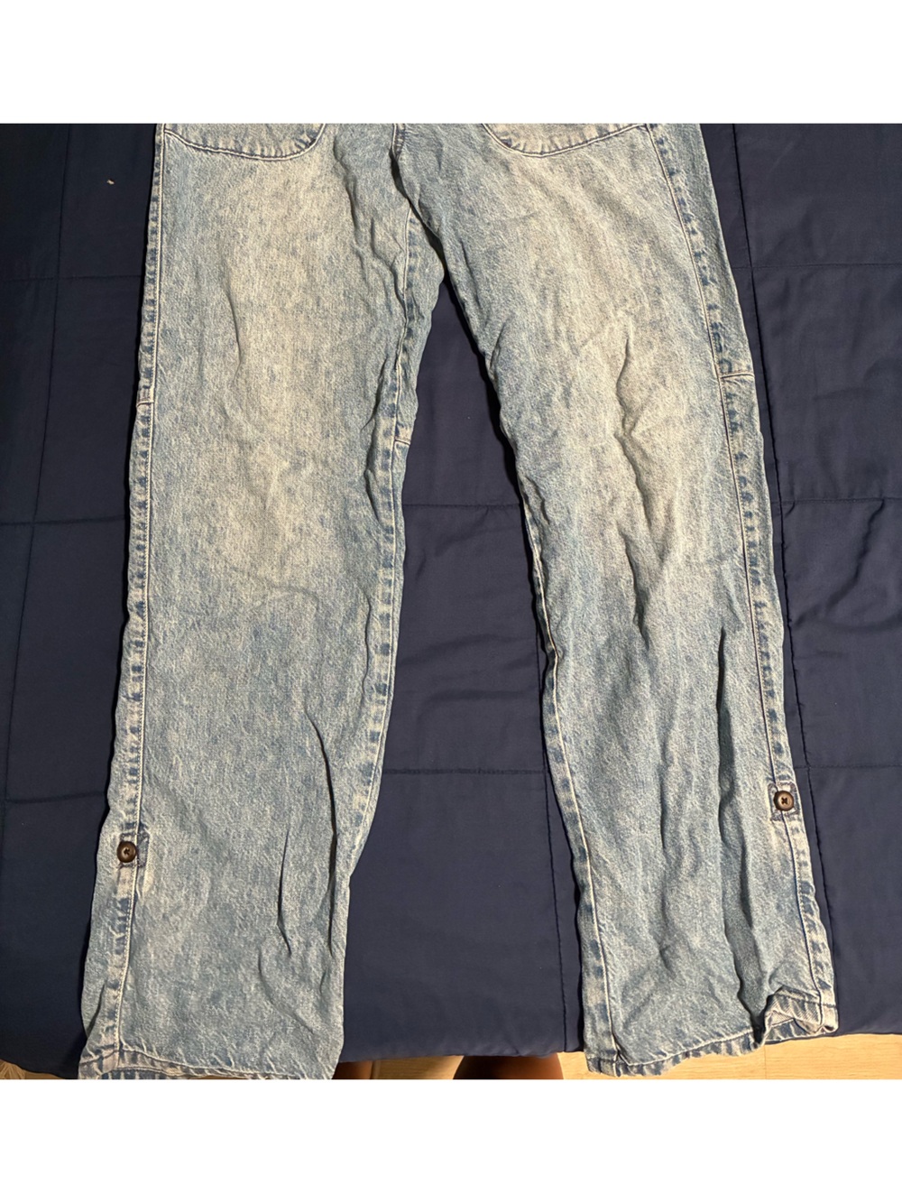Light Wash Jeans - Classic Casual Denim